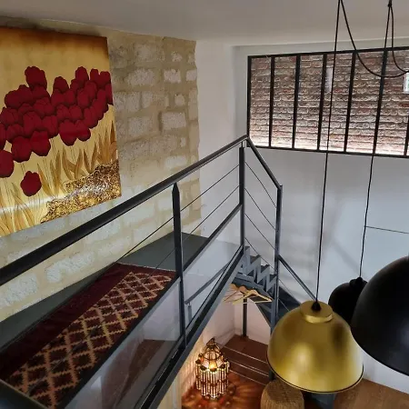 Duplex Chic Climatise Avec Terrasse Proche Comedie