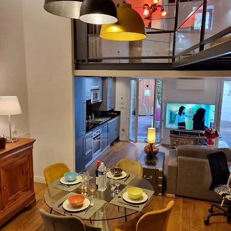 Апартаменты Duplex Chic Climatise Avec Terrasse Proche Comedie *