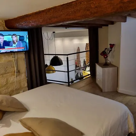 Апартаменты Duplex Chic Climatise Avec Terrasse Proche Comedie